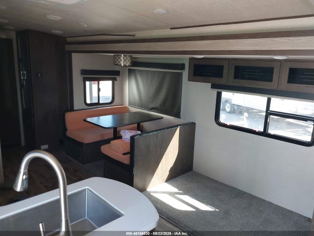 Aukcja sprzedaży 2018 Forest River Wildwood Heritage Glen Lie M312qbud, vin: 4X4TWBG21JU016100, numer aukcji: 46166530