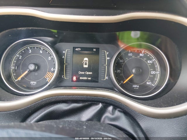 2015 Jeep Cherokee Latitude მანქანა იყიდება აუქციონზე, vin: 1C4PJLCB3FW790782, აუქციონის ნომერი: 46166588