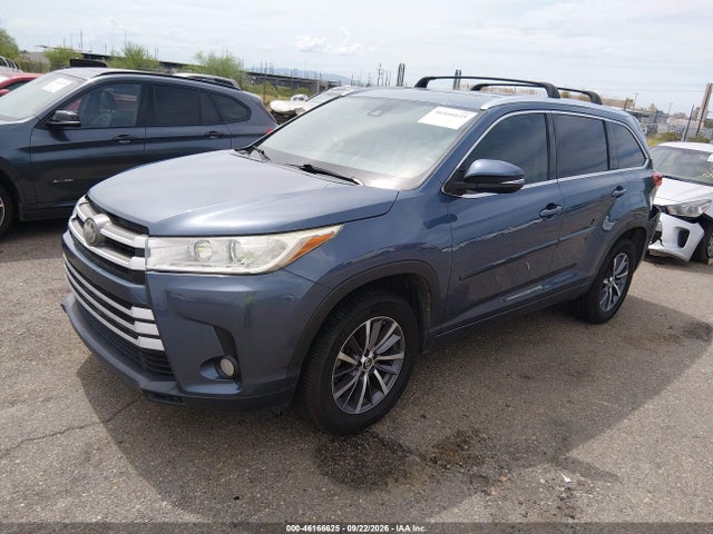 Toyota Highlander Xle 2017 5TDKZRFH1HS525495 Image 2