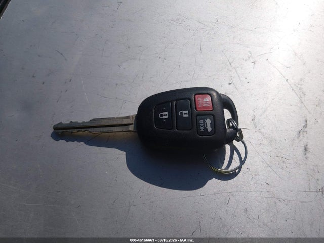 5YFBURHE3JP765082 Toyota COROLLA SE