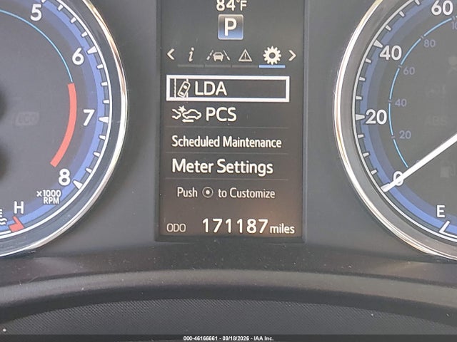 5YFBURHE3JP765082 Toyota COROLLA SE