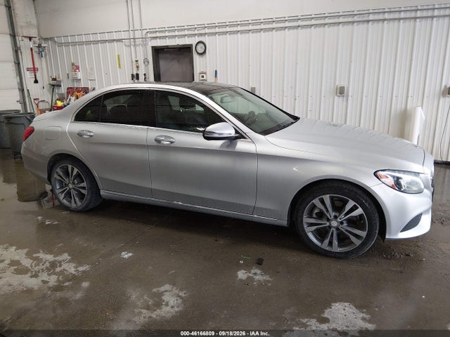 46166809 :رقم المزاد ، 55SWF4KB4GU100014 vin ، 2016 Mercedes-benz C 300 4matic مزاد بيع