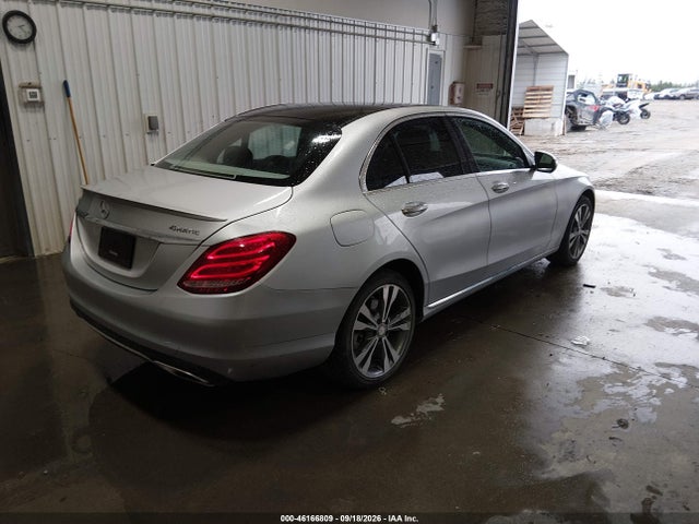 46166809 :رقم المزاد ، 55SWF4KB4GU100014 vin ، 2016 Mercedes-benz C 300 4matic مزاد بيع