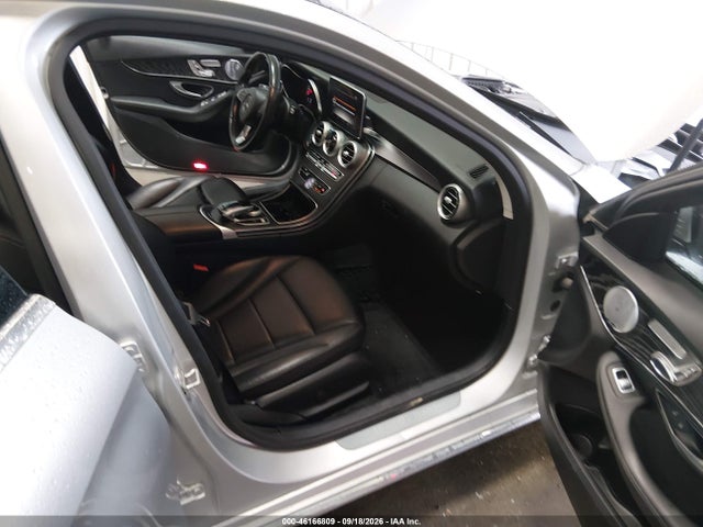 46166809 :رقم المزاد ، 55SWF4KB4GU100014 vin ، 2016 Mercedes-benz C 300 4matic مزاد بيع