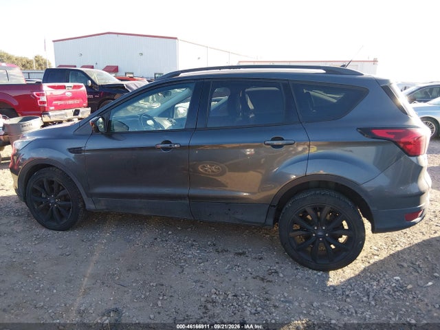 Продажа на аукционе авто 2019 Ford Escape Se, vin: 1FMCU9GD0KUA06838, номер лота: 46166911