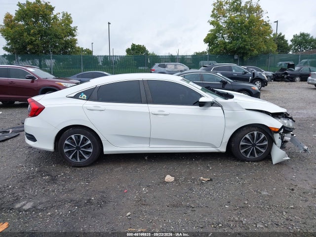 46166925 :رقم المزاد ، 2HGFC2F57HH528076 vin ، 2017 Honda Civic Lx مزاد بيع