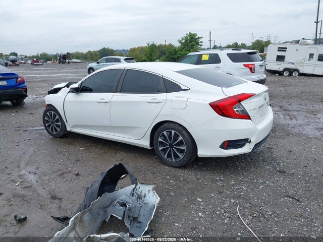 46166925 :رقم المزاد ، 2HGFC2F57HH528076 vin ، 2017 Honda Civic Lx مزاد بيع