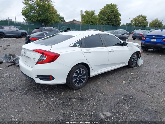 46166925 :رقم المزاد ، 2HGFC2F57HH528076 vin ، 2017 Honda Civic Lx مزاد بيع