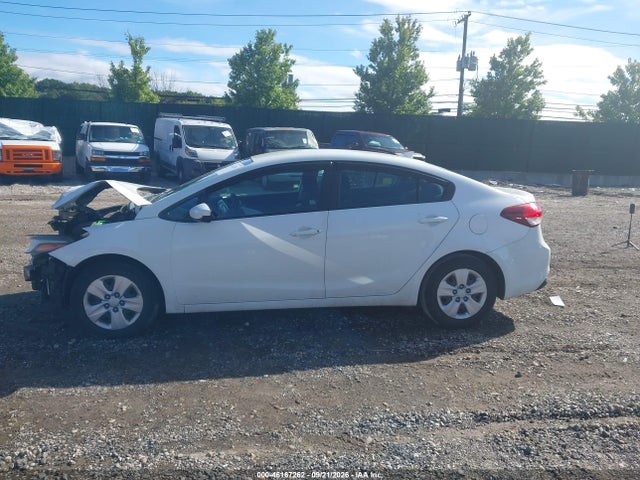 2018 Kia Forte Lx მანქანა იყიდება აუქციონზე, vin: 3KPFK4A71JE273089, აუქციონის ნომერი: 46167262