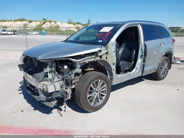 46167508 :رقم المزاد ، 5TDJZRFH1HS512953 vin ، 2017 Toyota Highlander Xle مزاد بيع