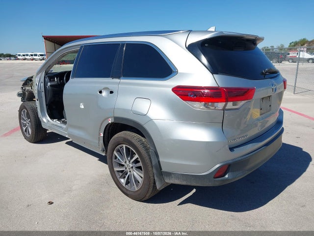 46167508 :رقم المزاد ، 5TDJZRFH1HS512953 vin ، 2017 Toyota Highlander Xle مزاد بيع