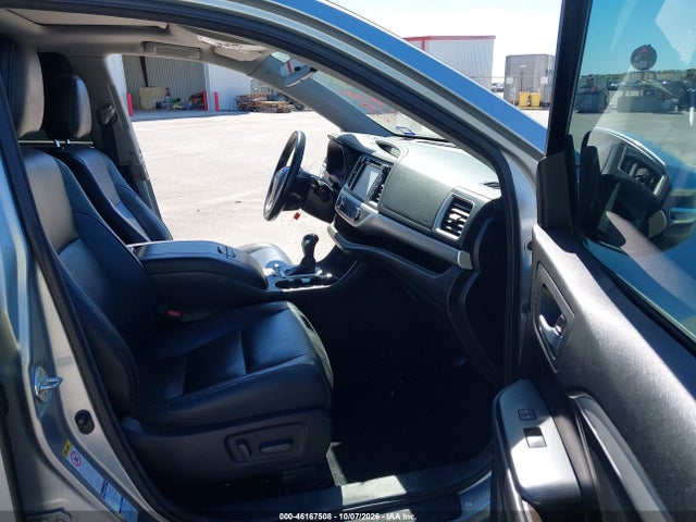 46167508 :رقم المزاد ، 5TDJZRFH1HS512953 vin ، 2017 Toyota Highlander Xle مزاد بيع