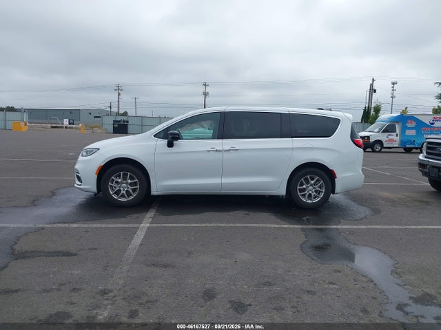 Chrysler Pacifica Select 2026 2C4RC1BG3TR254455 Image 14
