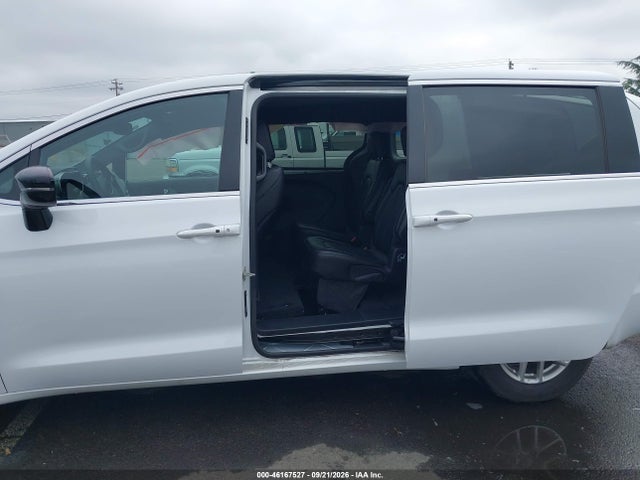 Chrysler Pacifica Select 2026 2C4RC1BG3TR254455 Image 8