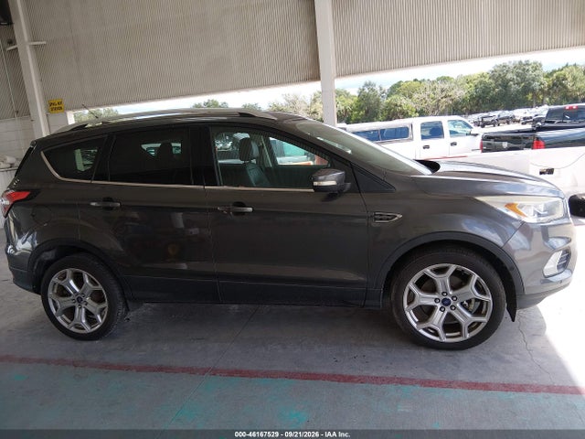 46167529 :رقم المزاد ، 1FMCU9J96HUA91259 vin ، 2017 Ford Escape Titanium مزاد بيع
