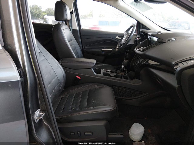 46167529 :رقم المزاد ، 1FMCU9J96HUA91259 vin ، 2017 Ford Escape Titanium مزاد بيع