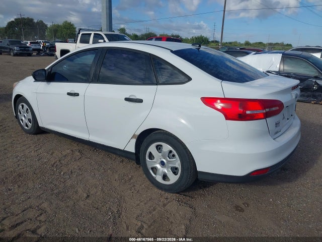 Продажа на аукционе авто 2015 Ford Focus S, vin: 1FADP3E23FL299652, номер лота: 46167565