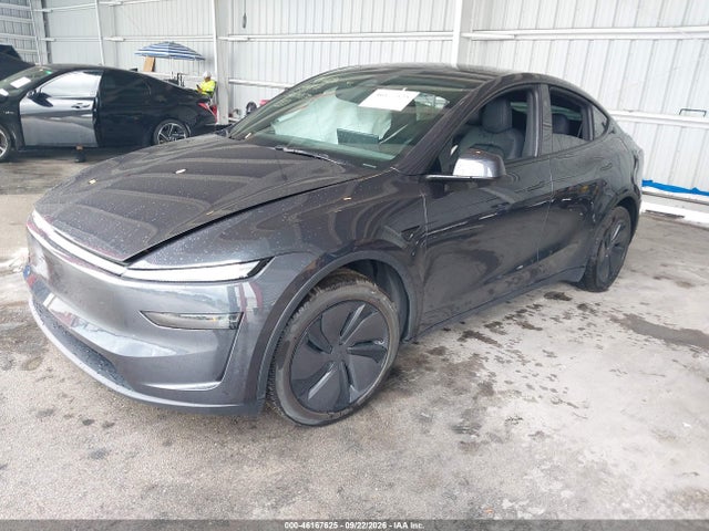 Tesla Model Y 2026 7SAYGDED0TA728540 Image 2