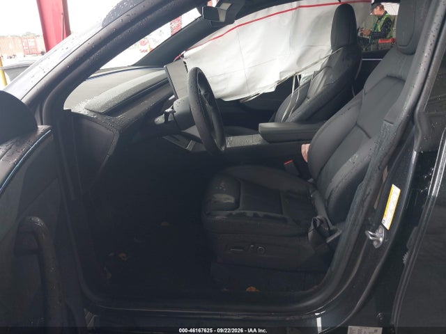 Tesla Model Y 2026 7SAYGDED0TA728540 Image 5