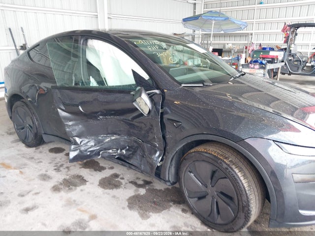 Tesla Model Y 2026 7SAYGDED0TA728540 Image 6