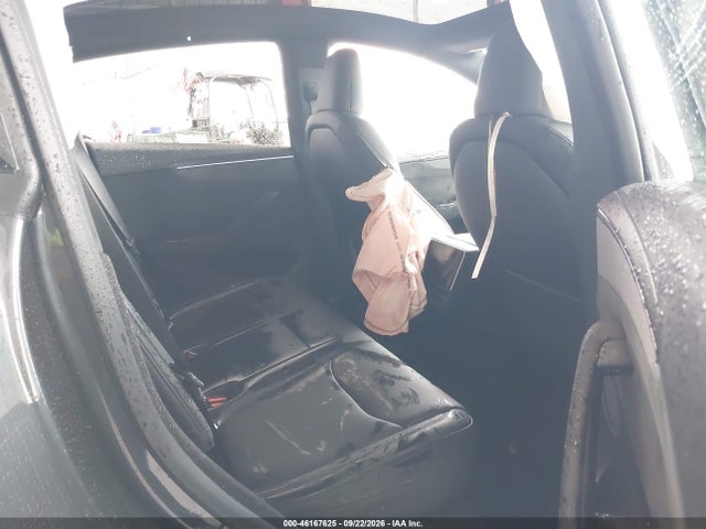 Tesla Model Y 2026 7SAYGDED0TA728540 Image 8