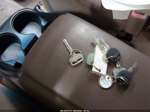 46167776 :رقم المزاد ، 5TBBT4415YS073604 vin ، 2000 Toyota Tundra Sr5 V8 مزاد بيع