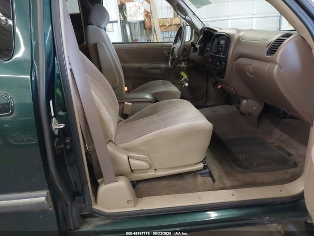 46167776 :رقم المزاد ، 5TBBT4415YS073604 vin ، 2000 Toyota Tundra Sr5 V8 مزاد بيع