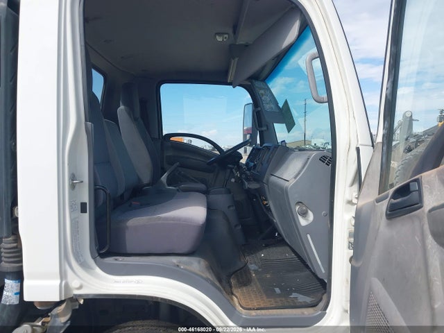 46168020 :رقم المزاد ، JALB4W175D7400191 vin ، 2013 Isuzu Npr Dsl Reg At Eco-max مزاد بيع