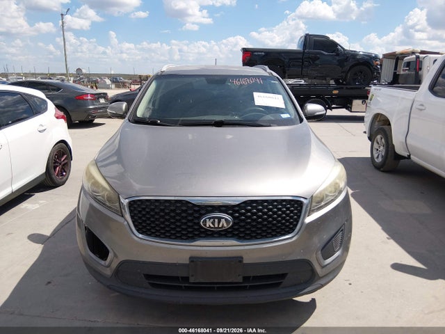 46168041 :رقم المزاد ، 5XYPG4A56HG207297 vin ، 2017 Kia Sorento 3.3l Lx مزاد بيع
