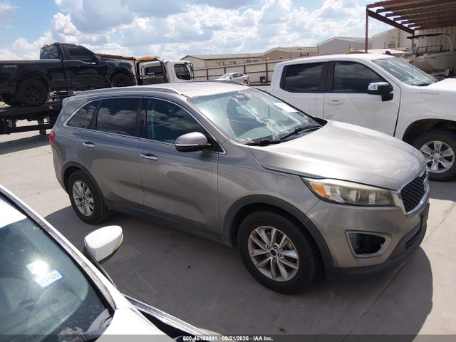 46168041 :رقم المزاد ، 5XYPG4A56HG207297 vin ، 2017 Kia Sorento 3.3l Lx مزاد بيع