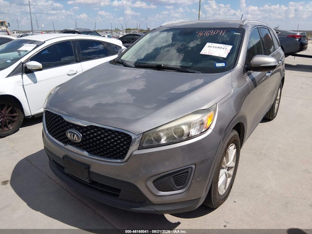 46168041 :رقم المزاد ، 5XYPG4A56HG207297 vin ، 2017 Kia Sorento 3.3l Lx مزاد بيع