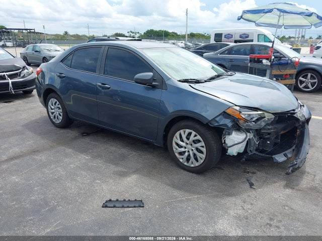 2017 Toyota Corolla Le მანქანა იყიდება აუქციონზე, vin: 2T1BURHE0HC812496, აუქციონის ნომერი: 46168088