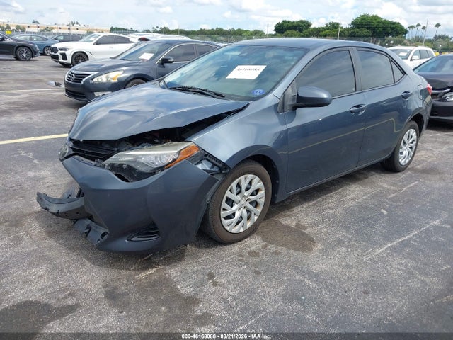 46168088 :رقم المزاد ، 2T1BURHE0HC812496 vin ، 2017 Toyota Corolla Le مزاد بيع