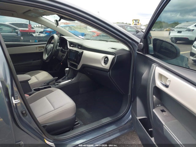 46168088 :رقم المزاد ، 2T1BURHE0HC812496 vin ، 2017 Toyota Corolla Le مزاد بيع