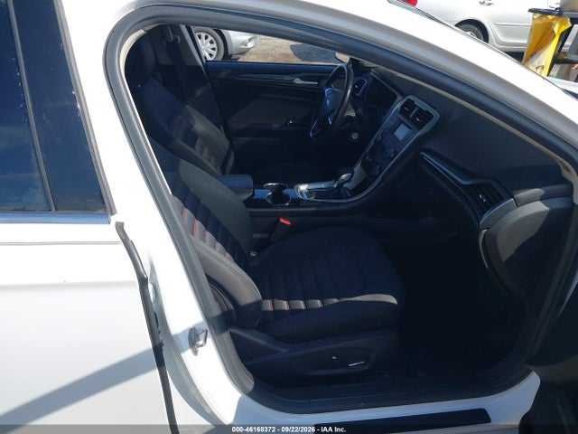 3FA6P0HD0GR120149 Ford FUSION SE