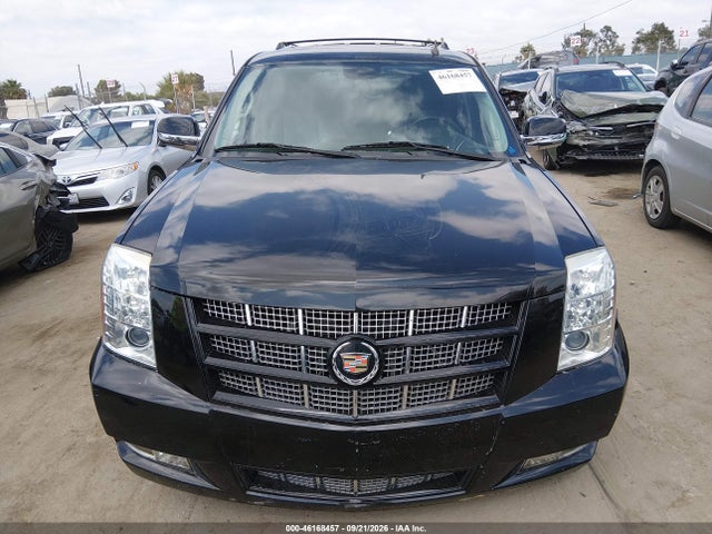 46168457 :رقم المزاد ، 1GYS3CEF6DR120413 vin ، 2013 Cadillac Escalade Premium مزاد بيع