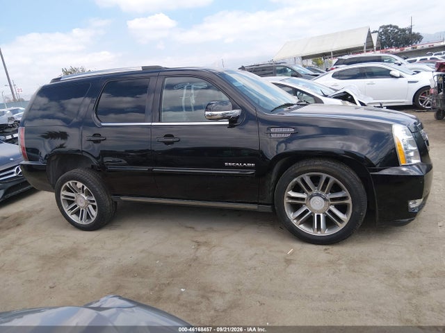 46168457 :رقم المزاد ، 1GYS3CEF6DR120413 vin ، 2013 Cadillac Escalade Premium مزاد بيع