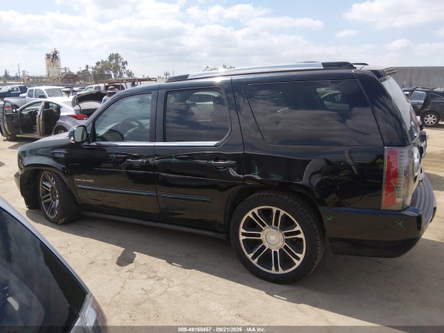 46168457 :رقم المزاد ، 1GYS3CEF6DR120413 vin ، 2013 Cadillac Escalade Premium مزاد بيع
