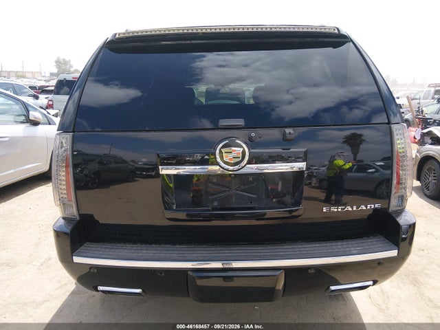 46168457 :رقم المزاد ، 1GYS3CEF6DR120413 vin ، 2013 Cadillac Escalade Premium مزاد بيع