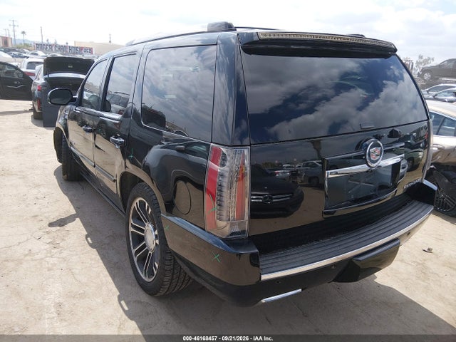 46168457 :رقم المزاد ، 1GYS3CEF6DR120413 vin ، 2013 Cadillac Escalade Premium مزاد بيع