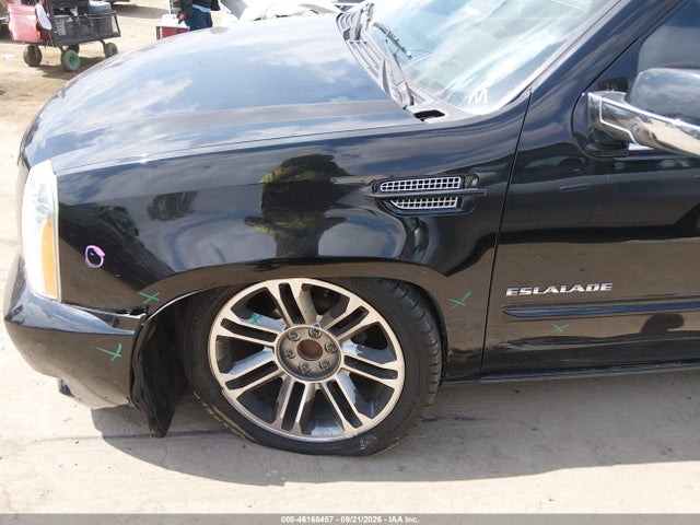 46168457 :رقم المزاد ، 1GYS3CEF6DR120413 vin ، 2013 Cadillac Escalade Premium مزاد بيع