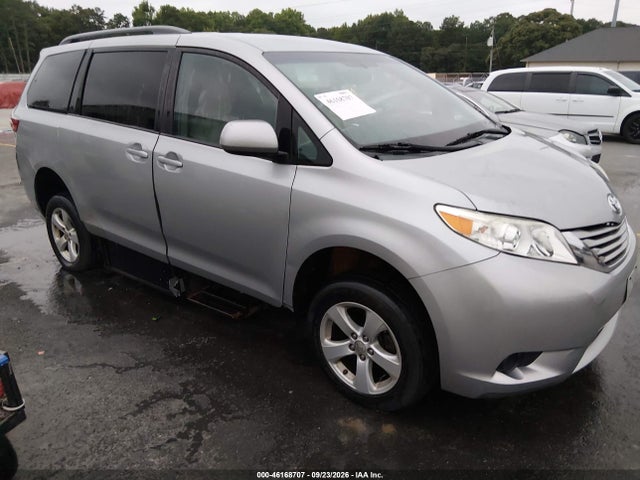 46168707 :رقم المزاد ، 5TDKK3DC5FS551006 vin ، 2015 Toyota Sienna Le 8 Passenger مزاد بيع