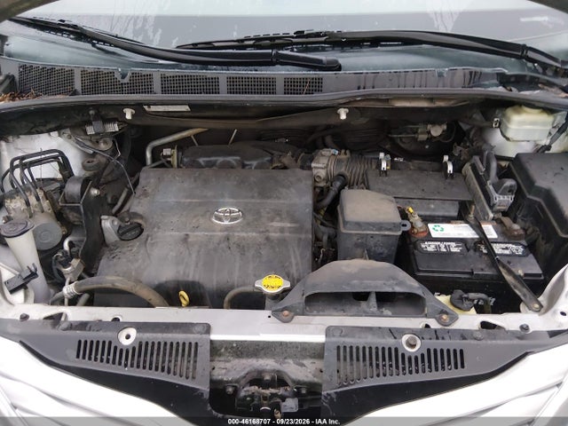 46168707 :رقم المزاد ، 5TDKK3DC5FS551006 vin ، 2015 Toyota Sienna Le 8 Passenger مزاد بيع