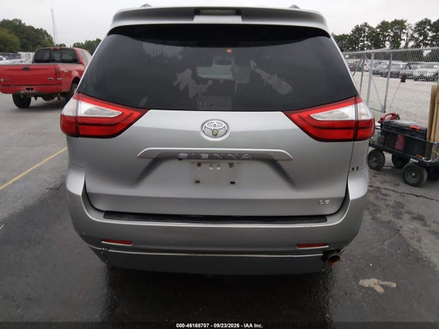 46168707 :رقم المزاد ، 5TDKK3DC5FS551006 vin ، 2015 Toyota Sienna Le 8 Passenger مزاد بيع