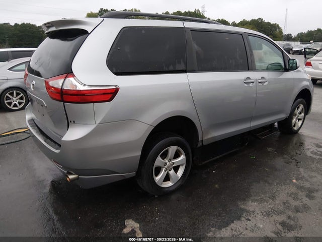46168707 :رقم المزاد ، 5TDKK3DC5FS551006 vin ، 2015 Toyota Sienna Le 8 Passenger مزاد بيع