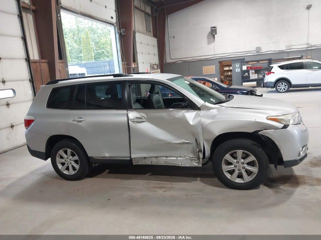 Продажа на аукционе авто 2012 Toyota Highlander Base V6, vin: 5TDBK3EH6CS126724, номер лота: 46168825