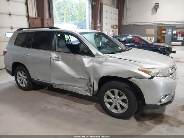 Продажа на аукционе авто 2012 Toyota Highlander Base V6, vin: 5TDBK3EH6CS126724, номер лота: 46168825