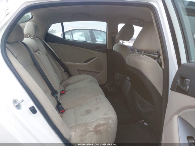 46168849 :رقم المزاد ، 5XXGM4A74FG365505 vin ، 2015 Kia Optima Lx مزاد بيع