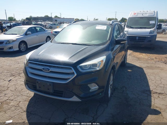 Ford Escape Titanium 2018 1FMCU9J93JUB13093 Image 2