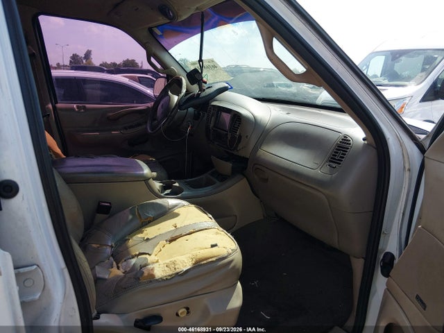 46168931 :رقم المزاد ، 1FMRU17L51LB21555 vin ، 2001 Ford Expedition Eddie Bauer مزاد بيع